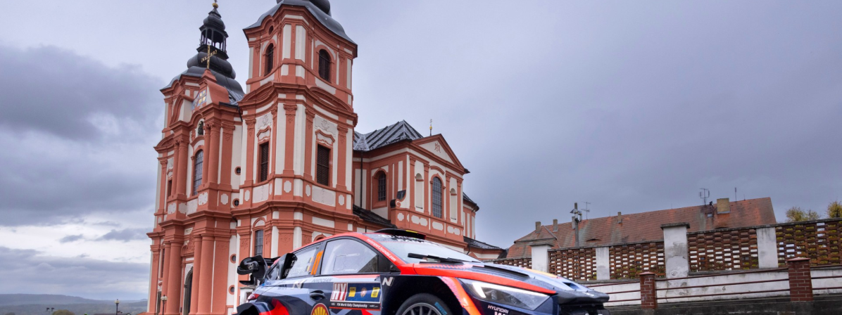 Noutăți - Hyundai Motorsport se afla pe podium, dupa prima zi din Raliul Europei Centrale - hyundaidibas